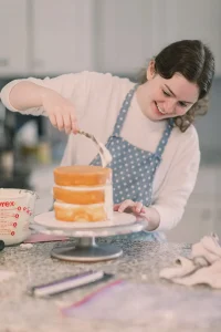 Headshot of Hannah Etter