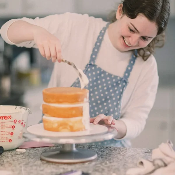Headshot of Hannah Etter