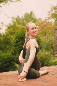 Headshot of Kendra Moon