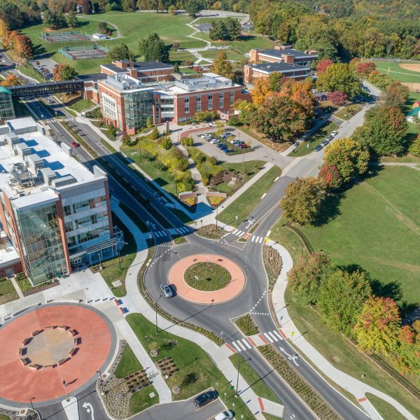 colonial avenue in roanoke roundabout