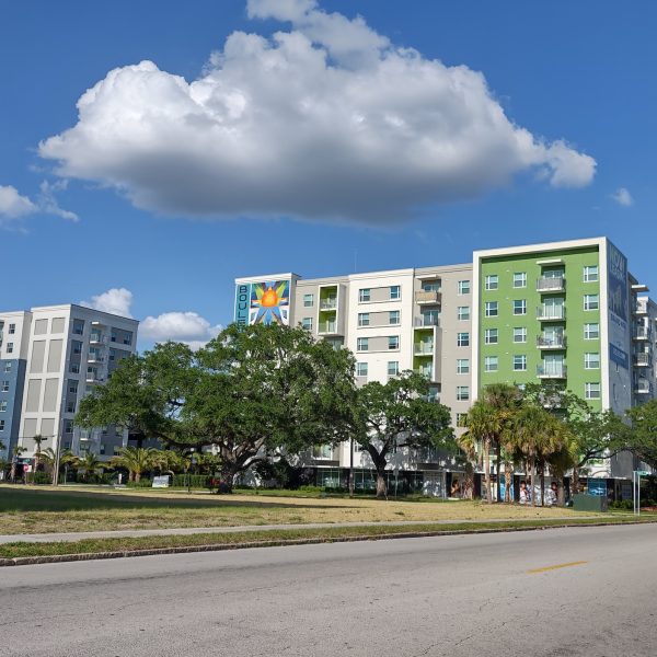 tampa apartment complex exterior